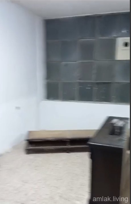 بسم الله الرحمن الرحيم بيت للبيع طابق اول اربع غرف ومنافع