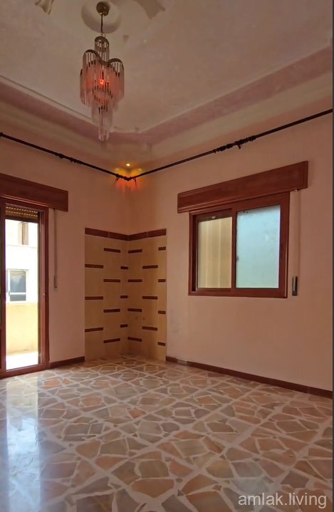 بسم الله الرحمن الرحيملعشاق مساحات ممتازة وتجهيز ممتاز🔥 🔴 للبيع طابق رابع فني مكون من خمس غرف ومنافع