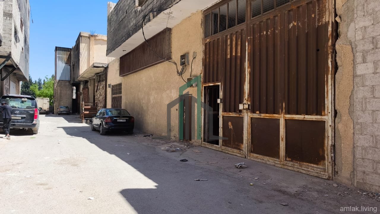 مستودع صناعي في عقربا للبيع