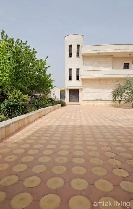 للبيع مزرعة في إدلب