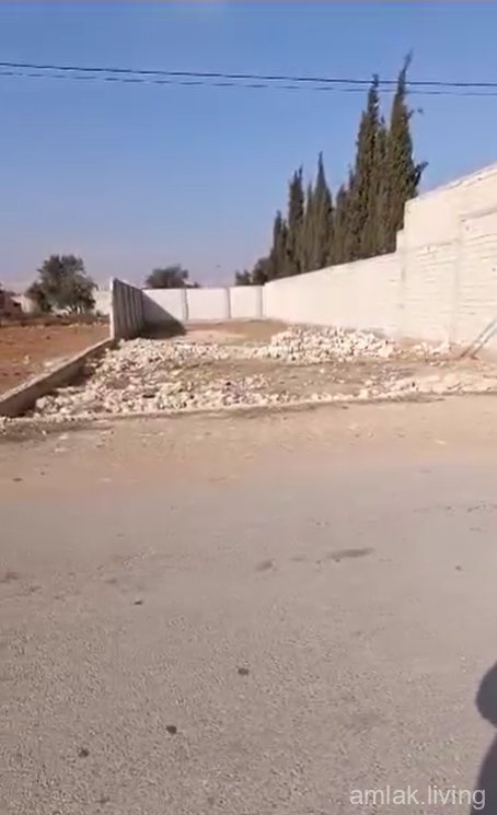 للبيع قطعة أرض موقعها مميز مسحاتها 600متر