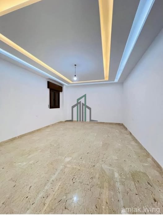 للايجار محل بابو رمانة موقف نورا بساحة مروش 70م