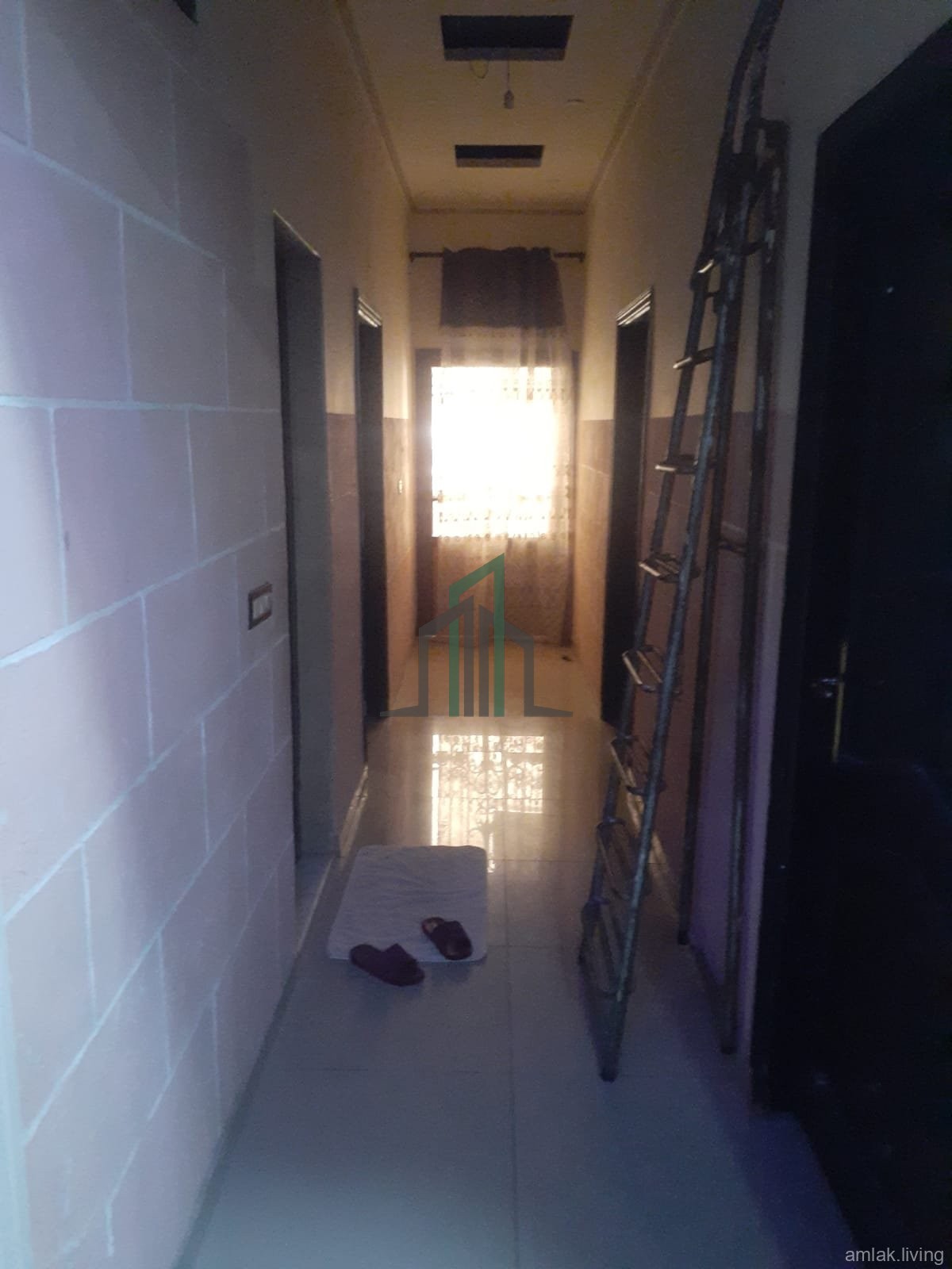 شقتين ومحلين في اشرفية صحنايا للبيع