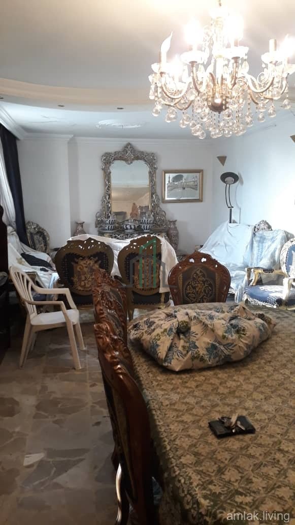 شقة ملحق 170م في ساحة النجمة للبيع