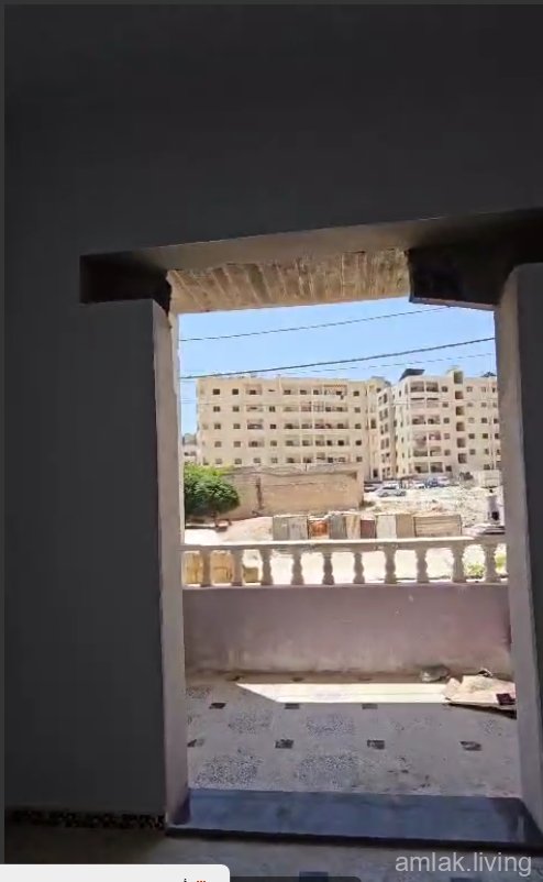 شقة 3 غرف ومنافع في حي الجامعه للبيع