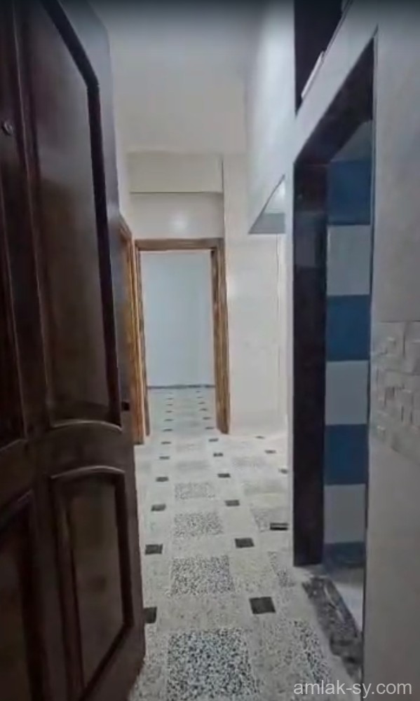 شقة 3 غرف ومنافع في اخر نزلة المستوصف في حي الجامعه للبيع  - مكتب السلام العقاري