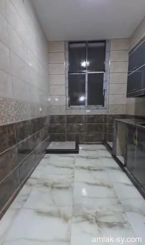 شقة 3غرف ومنافع قريب من مخزن الدرويش للبيع