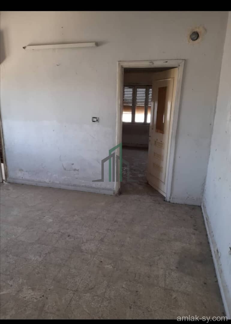 للبيع مشفى أربع طوابق  بدمشق المزه الغربيه 3600 م