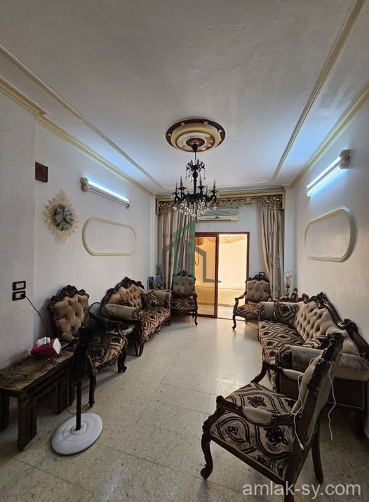 شقة غرفتين وصالون مقابل صيدلية فدوى رسلان للبيع