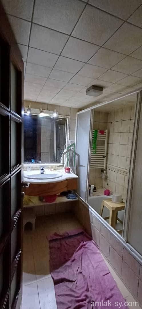 للبيع منزل ٣ غرف الفيلات