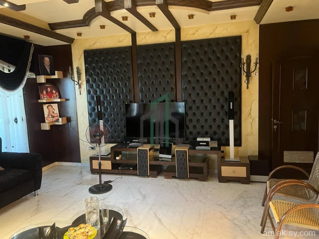 شقة 200م في شارع برنية للبيع