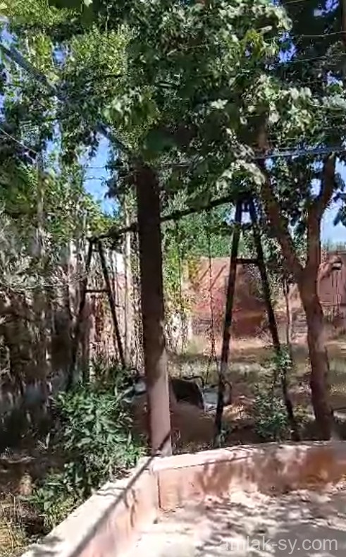 للبيع مزرعة 1100م ريف دمشق الغوطة الشرقية زبدين بعد جامع  العرض(600)