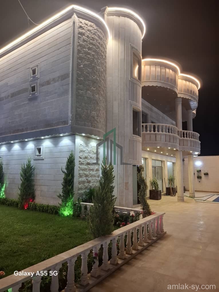 فيلا 350م في داريا للبيع