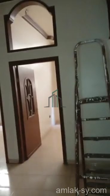 شقة 140م مع محل تجاري بسدي مقداد في ببيلا للبيع (890)