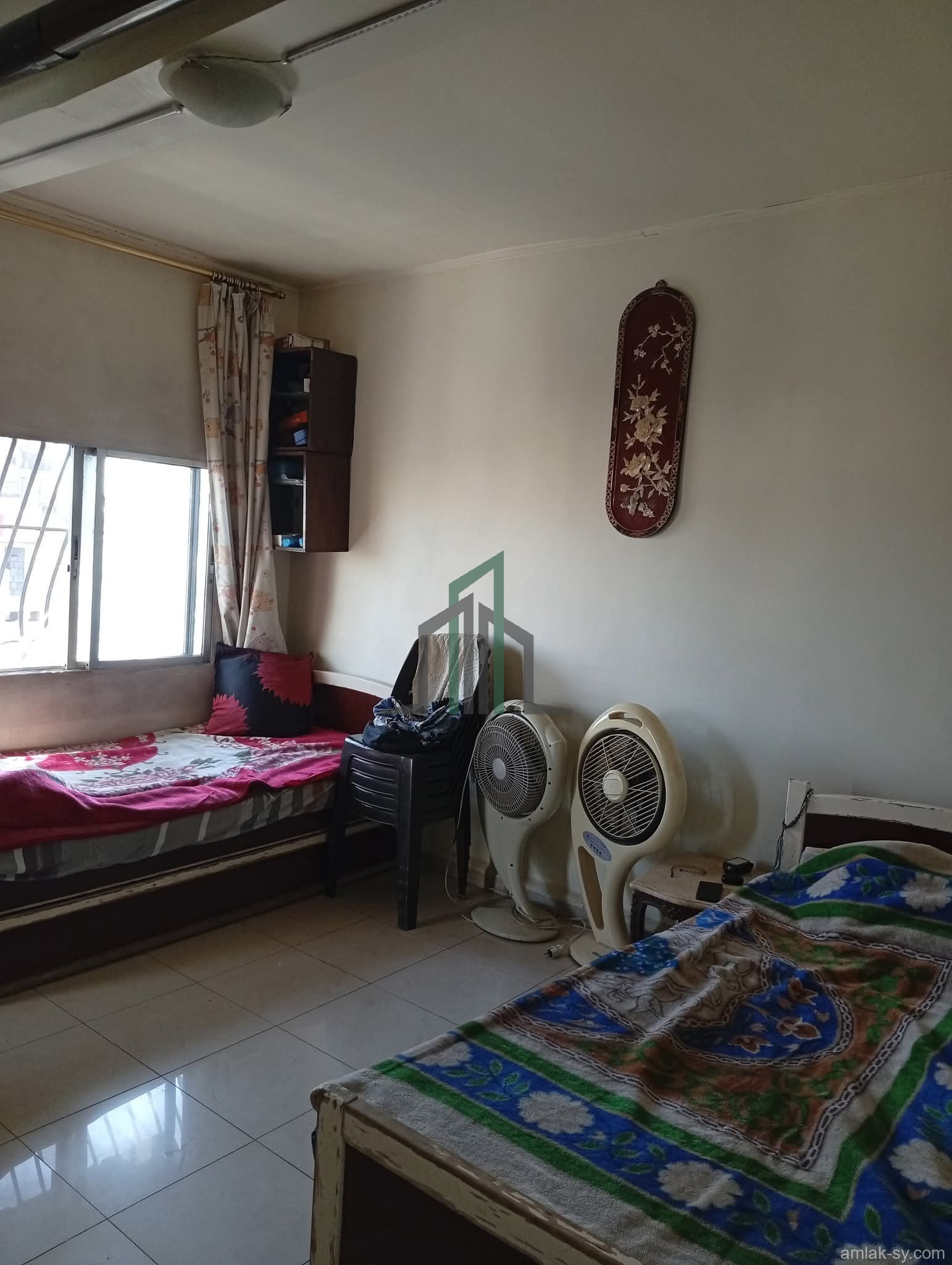 شقة قبلي شرقي غربي مساحة 95 م طابو أخضر جانب صيدلية الحكمة