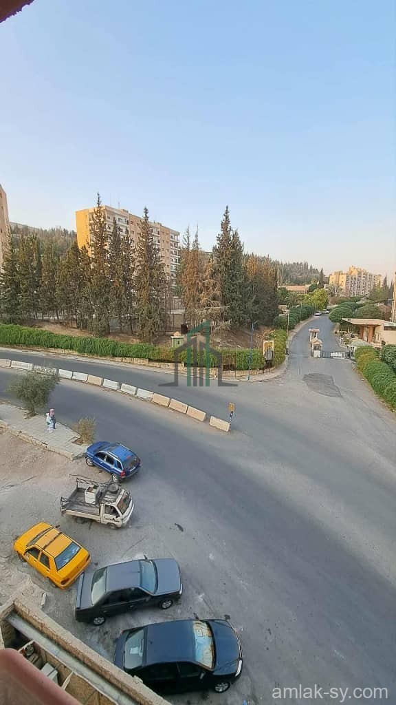 شقة للبيع شرقية غربية مساحة 100متر في برزة