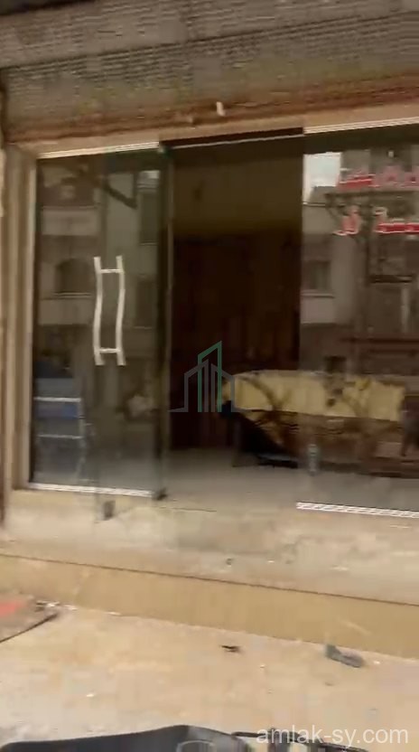 شقة 3غرف ومنافع ارضية مع محل وملجأ للبيع