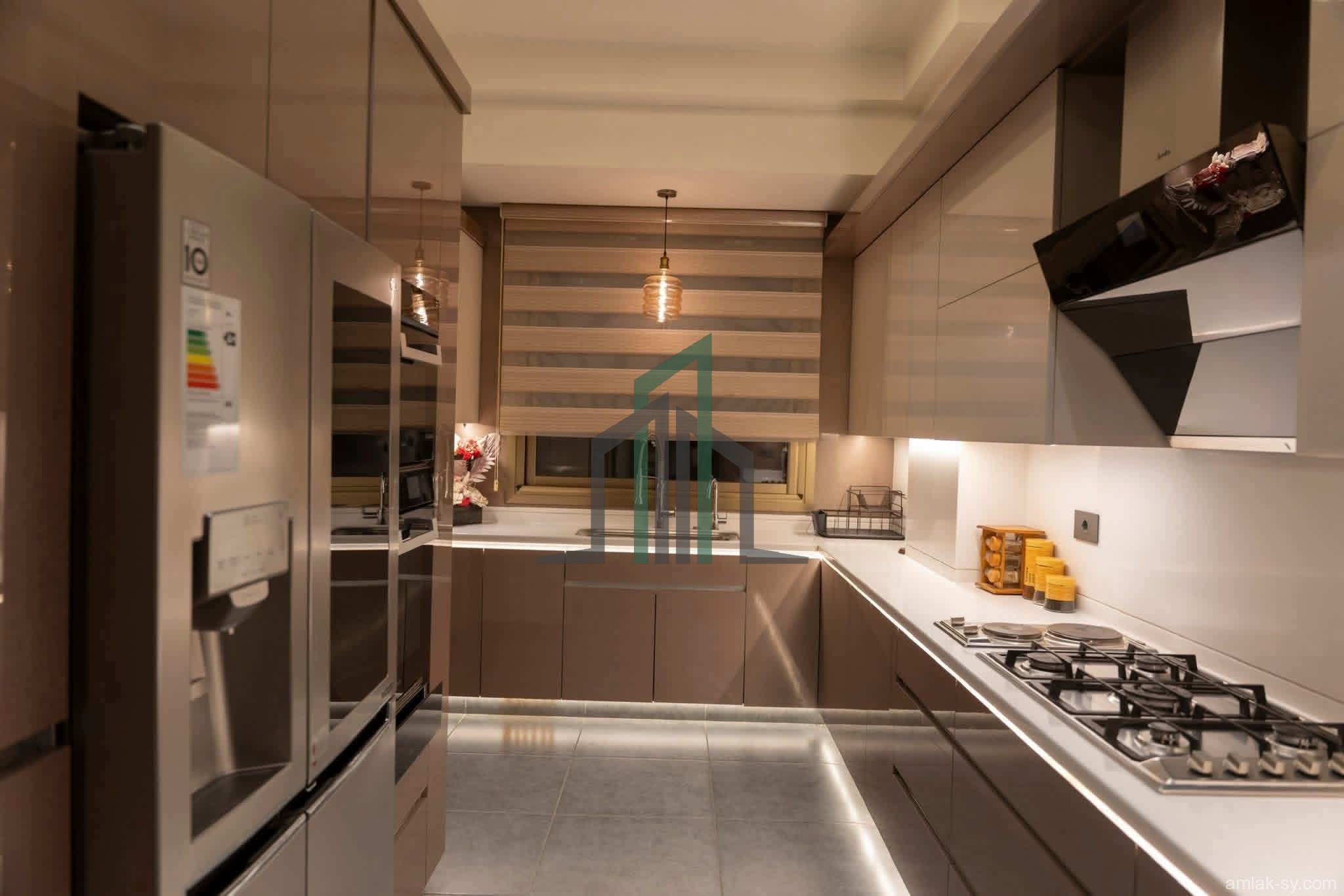 شقة للبيع 200 م قبلية شرقية غربية في جادة الخنساء قرب جامع الأفرم بمنطقة المالكي