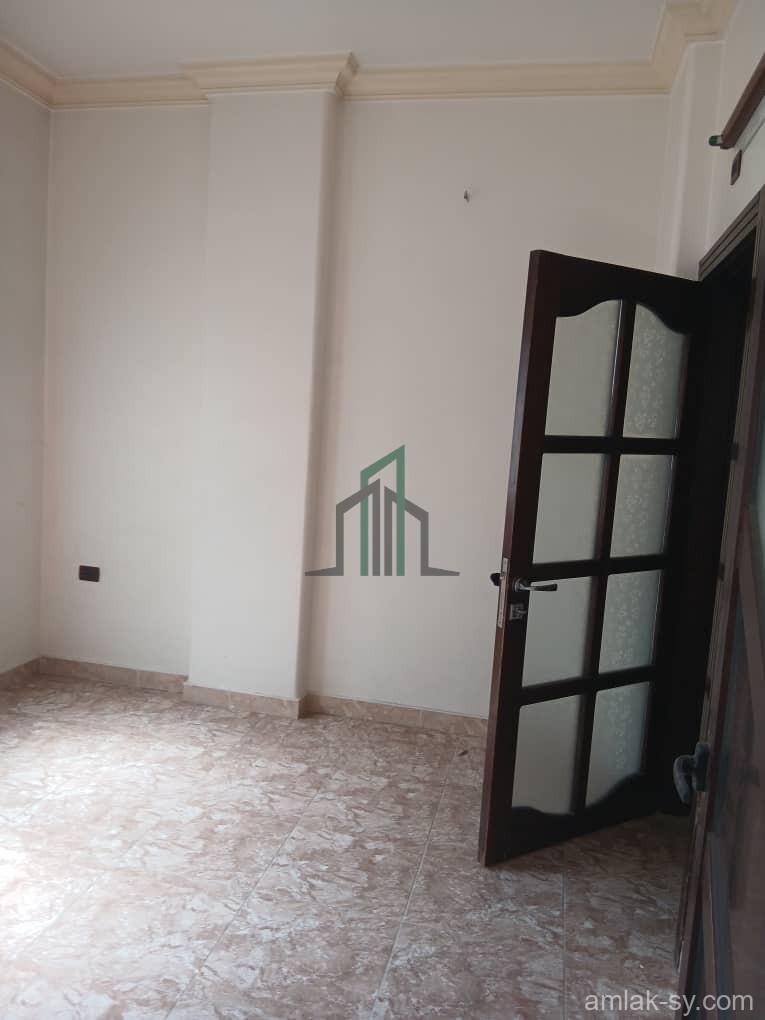 شقة للبيع قبلية شرقية - منطقة الصناعة شرق جامع المصطفى