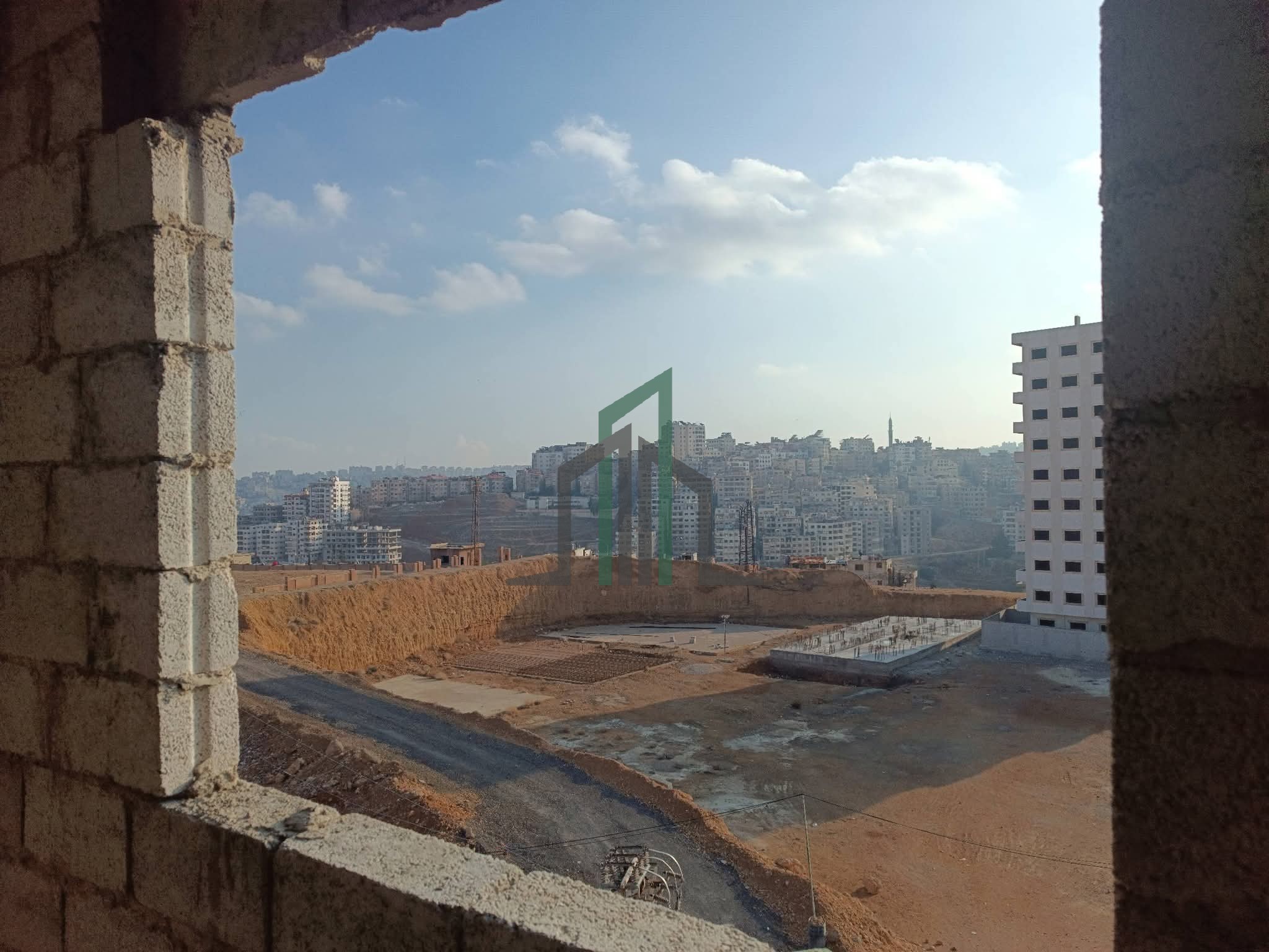 شقة عالعضم للبيع قبلية شرقية - الهامة - الشاميات