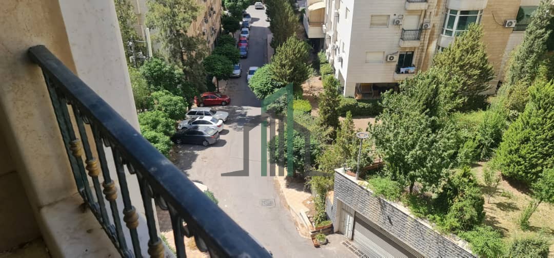 شقة للبيع 135 م - دمشق- مزة فيلات شرقية قريبة على الاتستراد