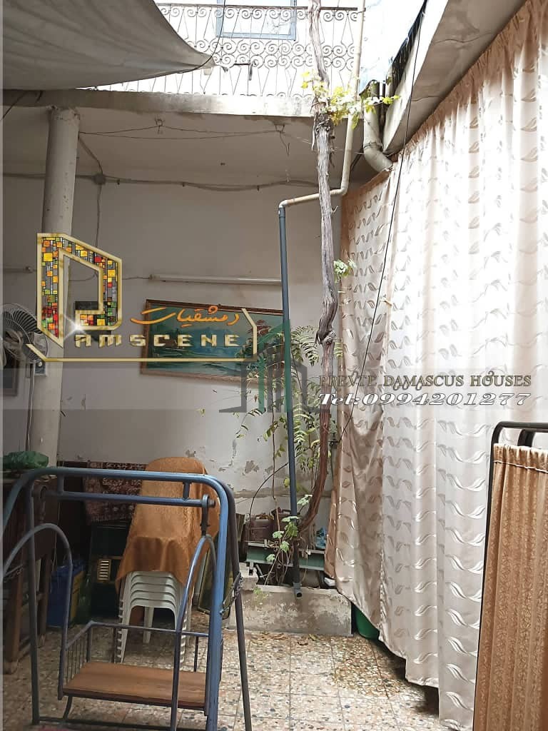 للبيع منزل عربي مع عيادة- دمشق- ساروجا-فندق الماجد جانب جامع القرمشي