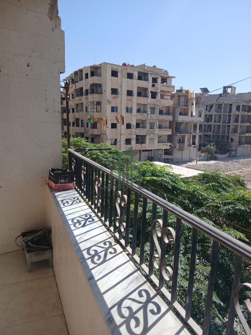 شقة للبيع - ريف دمشق-عين ترما جانب صالة المازن