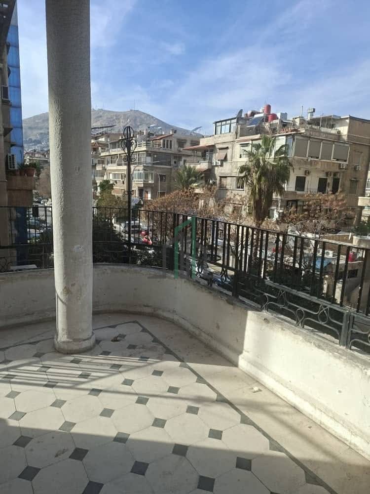 شقة للإيجار- دمشق- المزرعة بالقرب من حديقة المزرعة