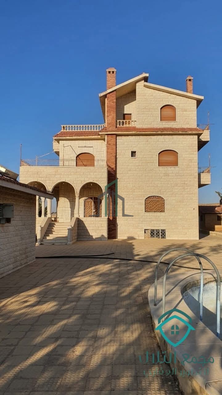 فيلا للبيع مساحة 4 دونم للبيع - ريف دمشق- معرة صيدنايا